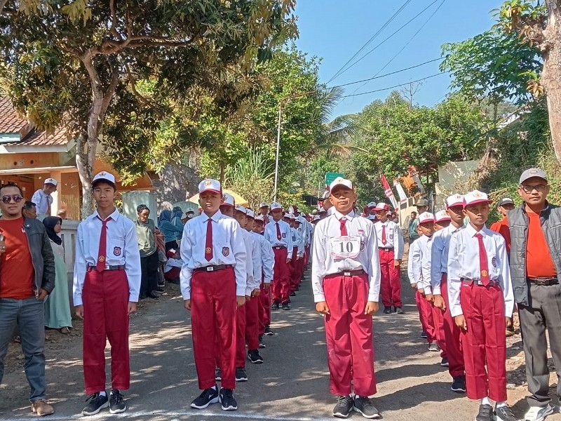 SD Negeri 1 Tamansari Ikuti Lomba Gerak Jalan Tingkat SD dalam Rangka HUT ke-80 RI
